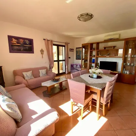 Pupureddu Con Terrazza Ad * אולביה